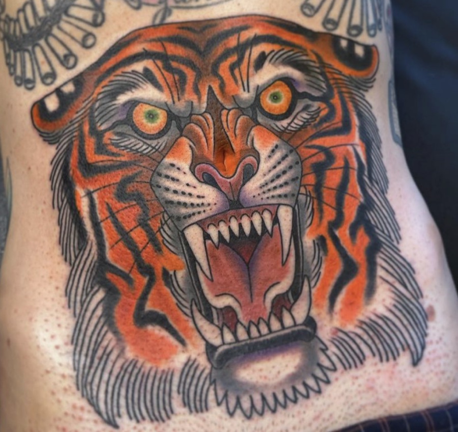 Neo-traditional tattoo by Samazon: a roaring tiger head in full color